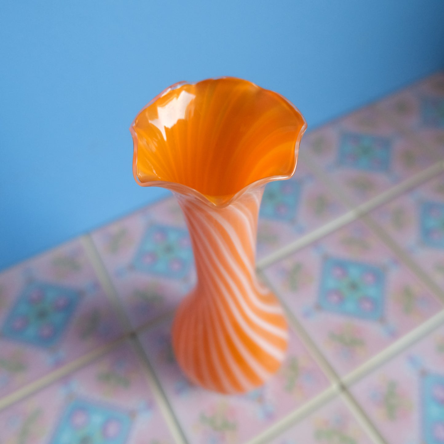 Vintage tangerine swirl vase