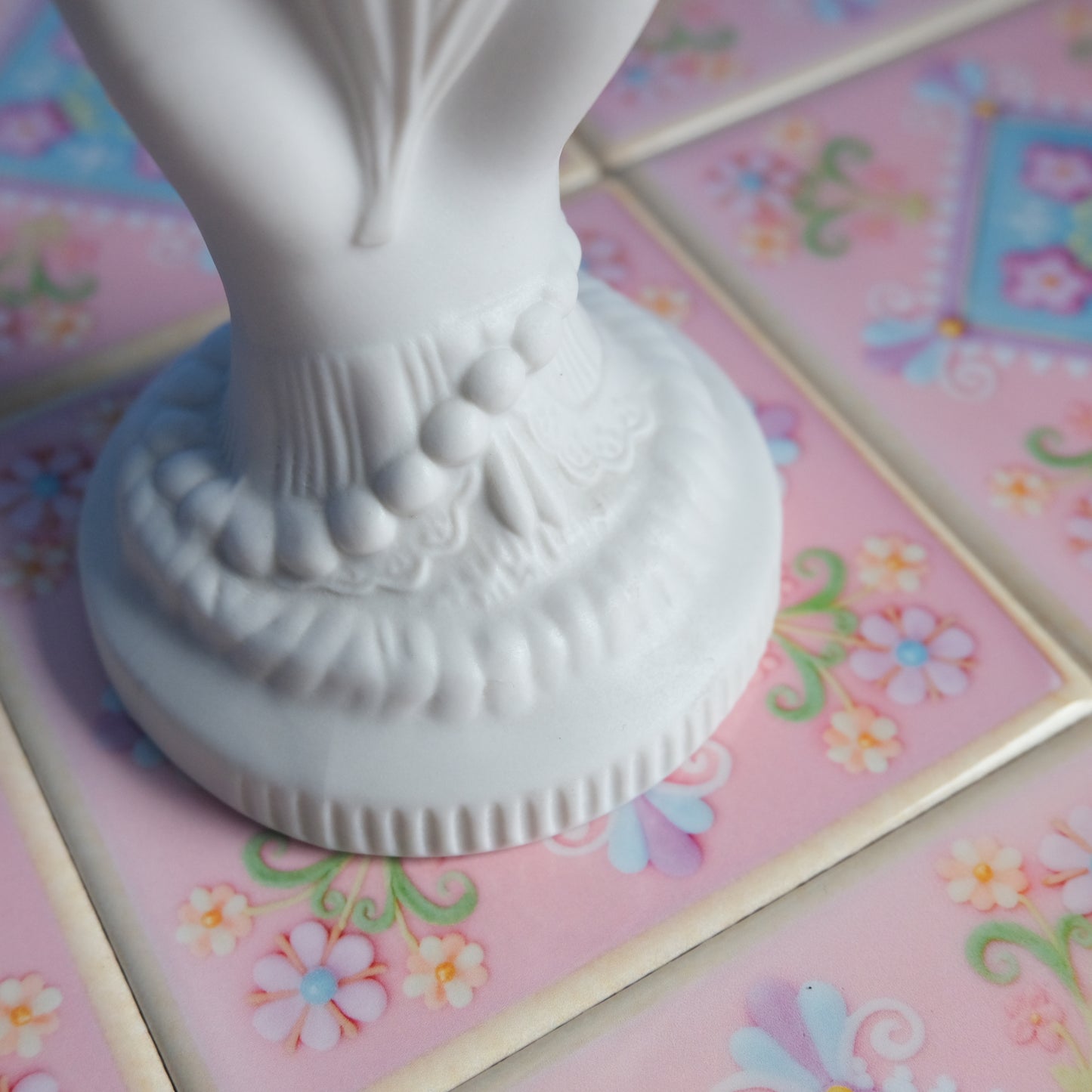 Vintage Portmeirion turip with hand vase