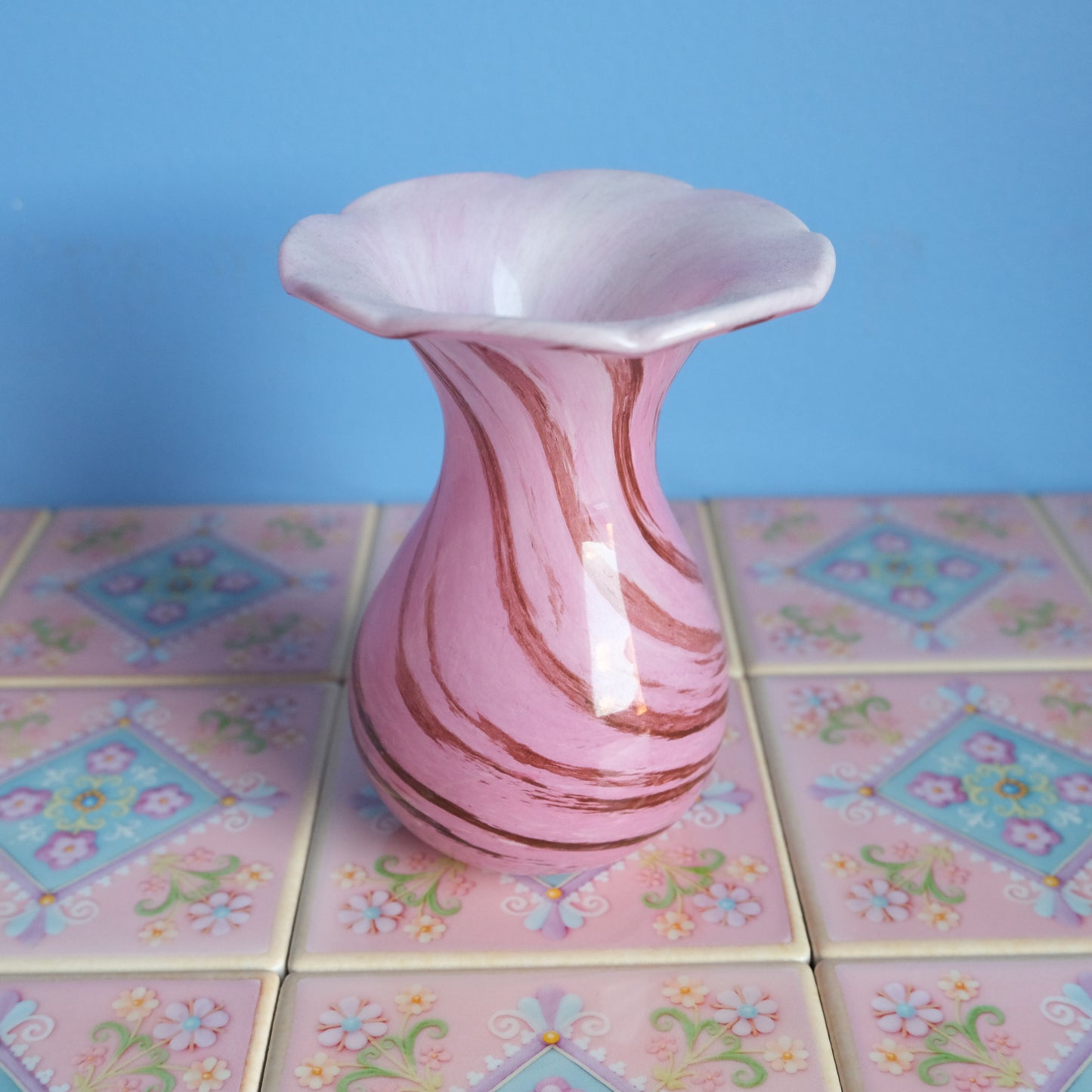 Vintage Alum Bay Glass pink marble vase