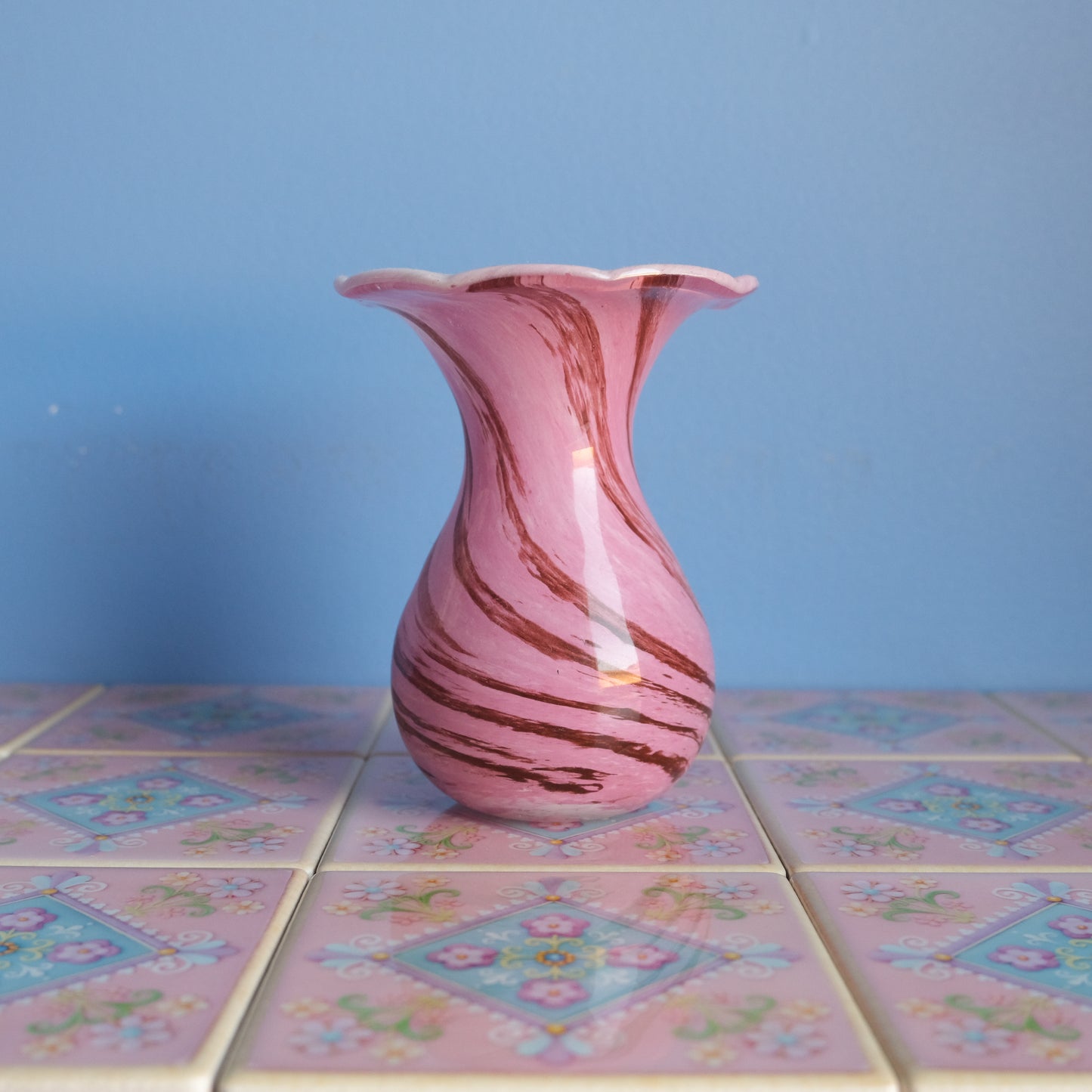 Vintage Alum Bay Glass pink marble vase