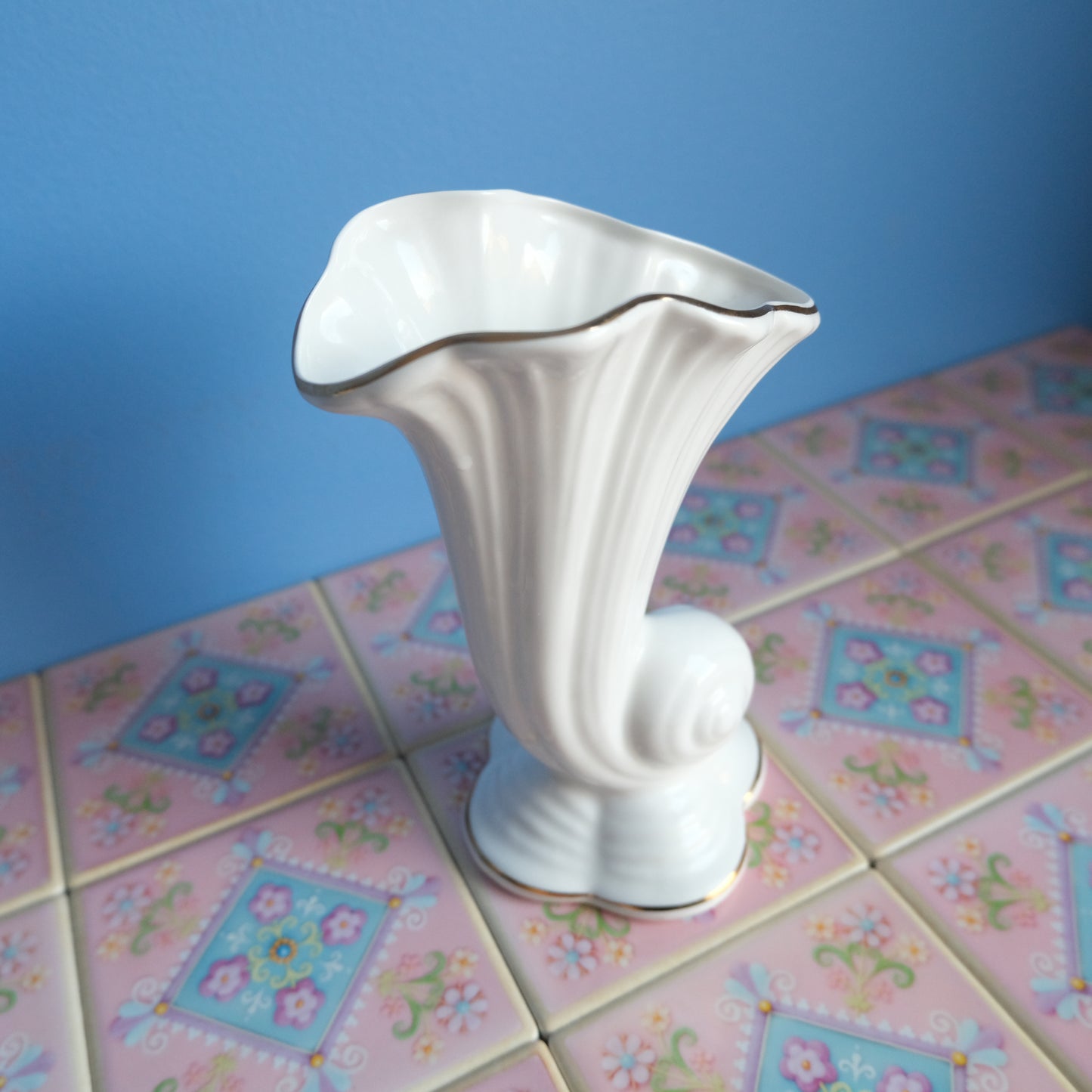 Vintage Polly-Anna white wavy vase