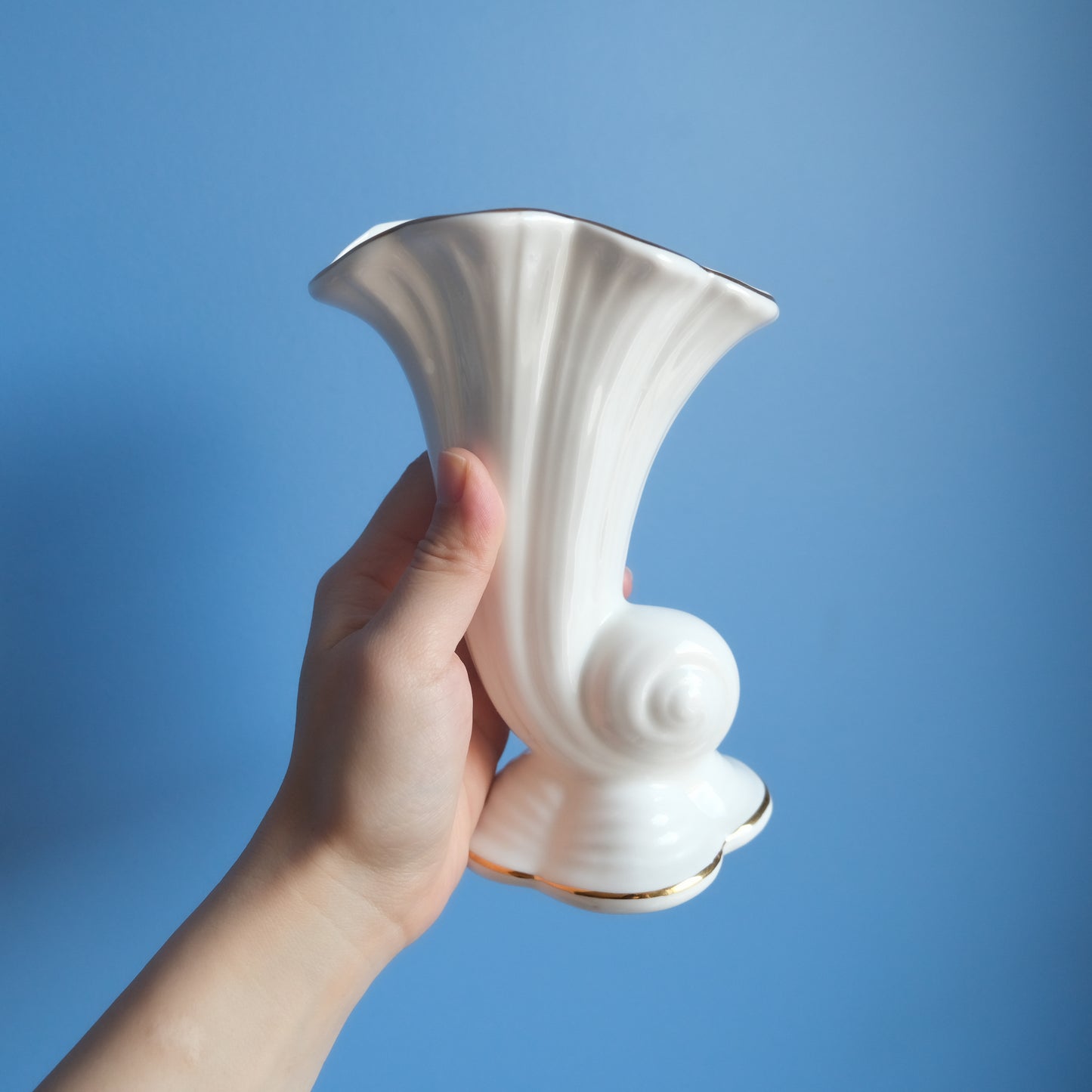 Vintage Polly-Anna white wavy vase
