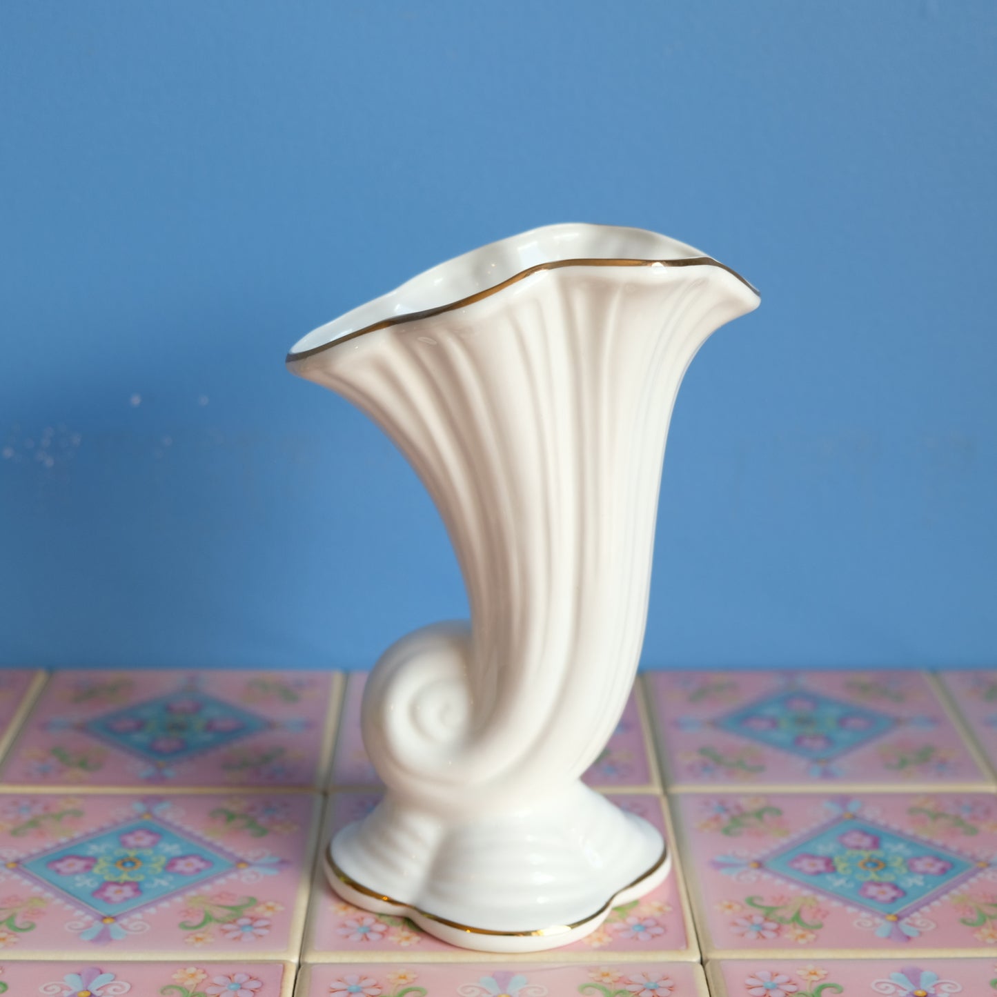 Vintage Polly-Anna white wavy vase