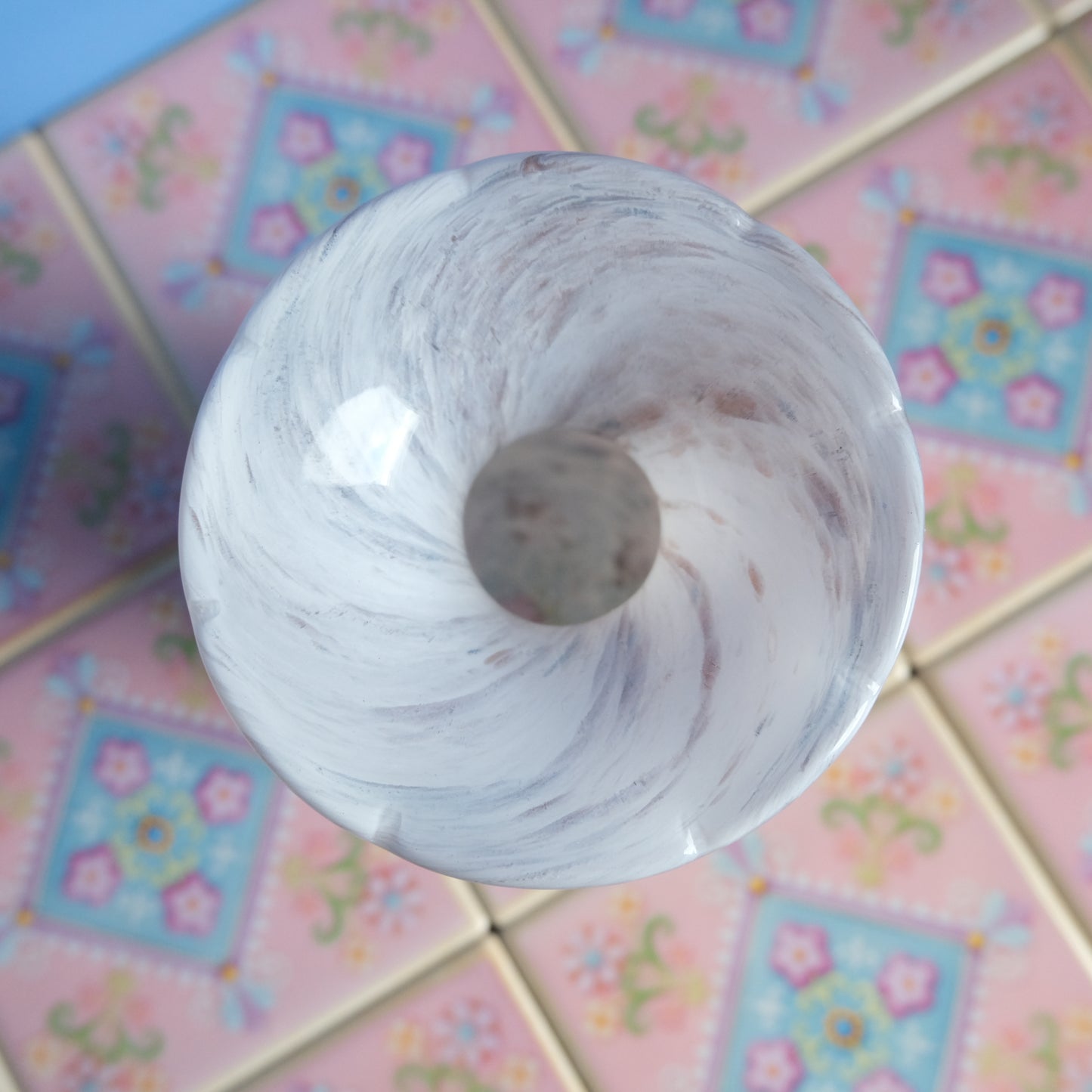 Vintage Alum Bay brown marble vase