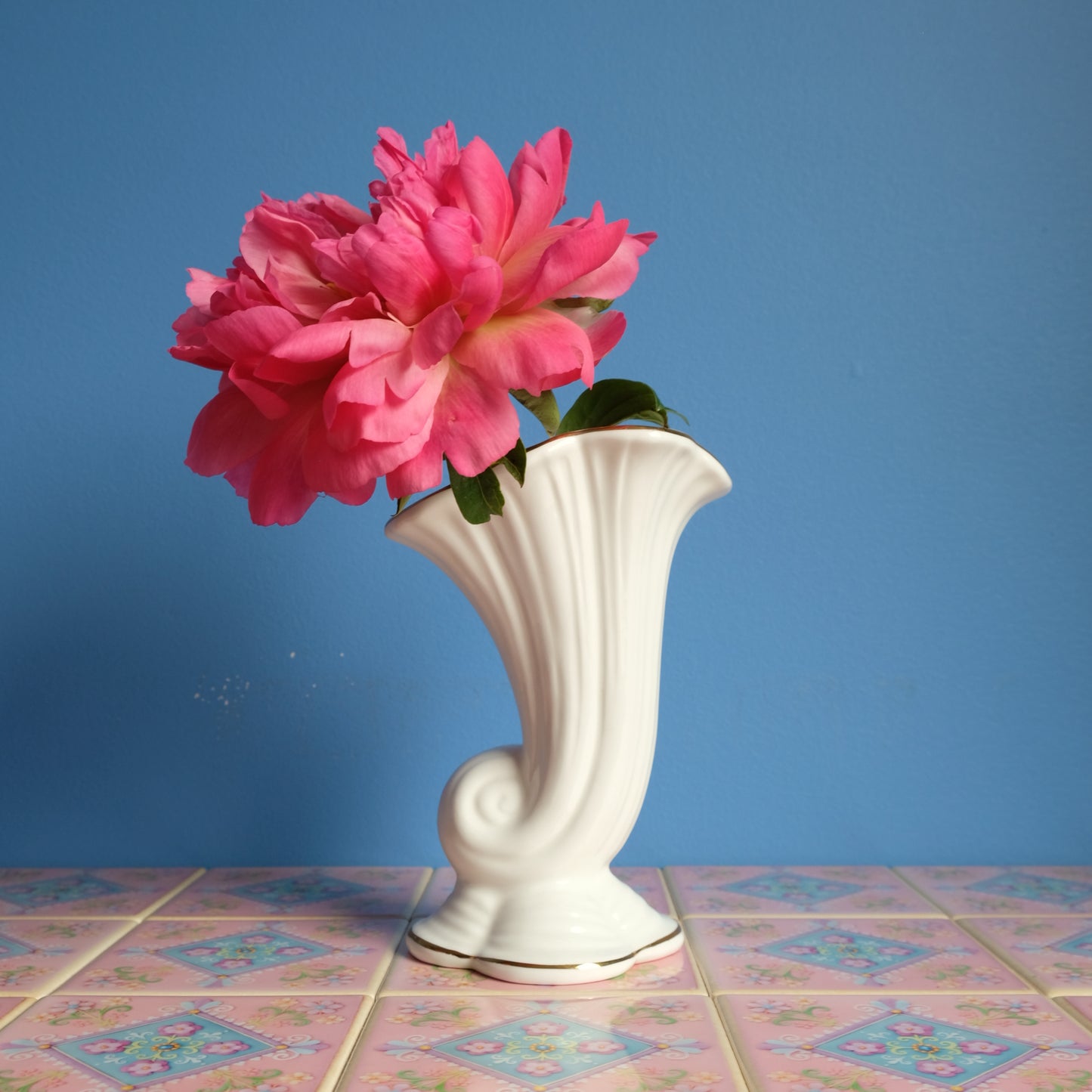 Vintage Polly-Anna white wavy vase